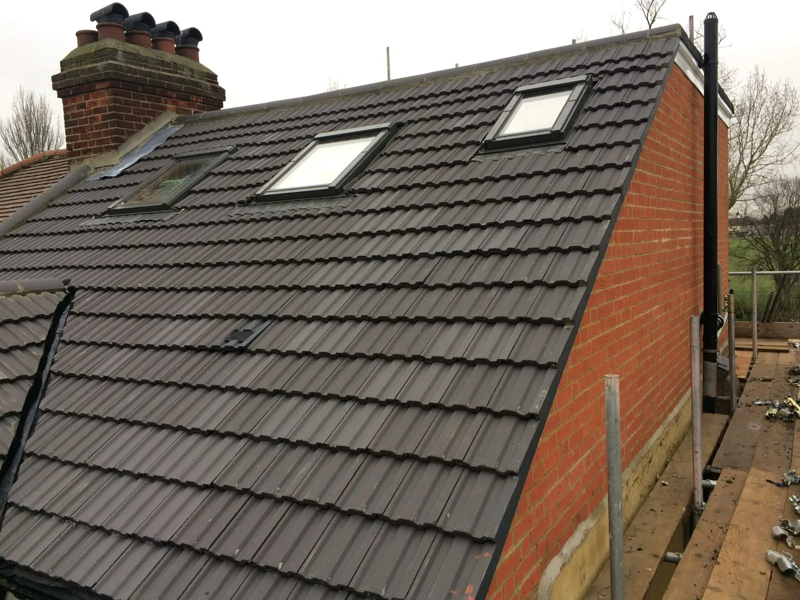 Pitched roof structure with timber battens