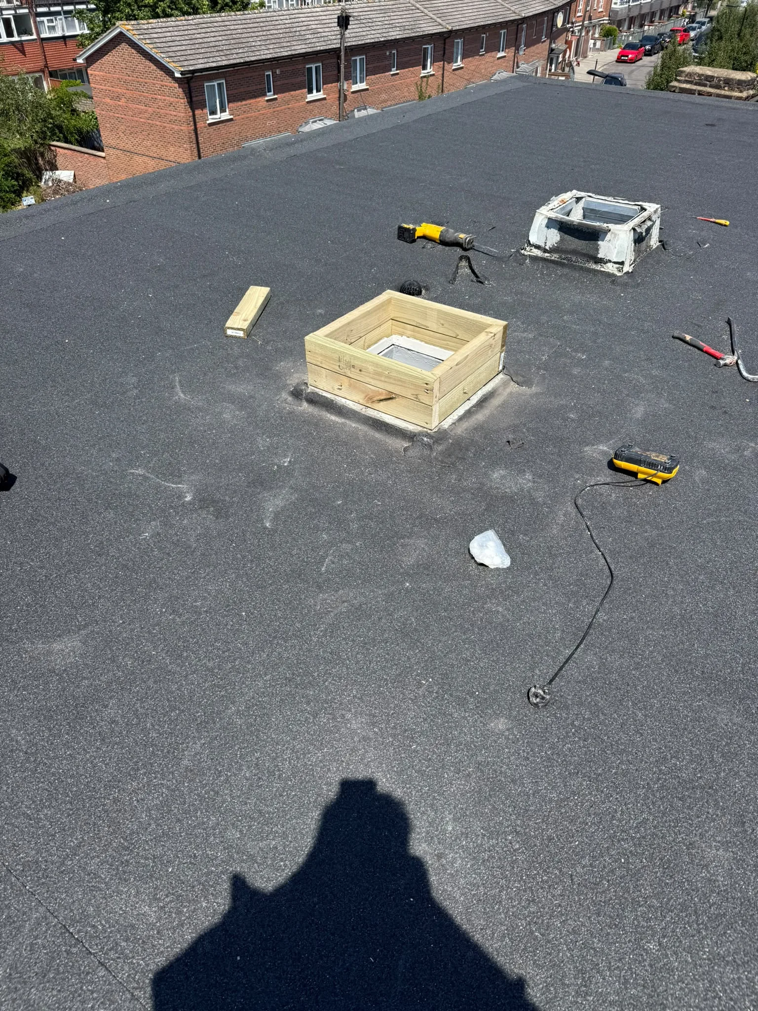 Repair work at roof edge and gutter area